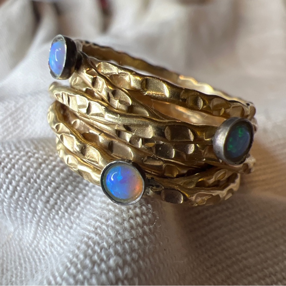 Vintage hammered goldtone (vermeil?) and opal nest ring size 7